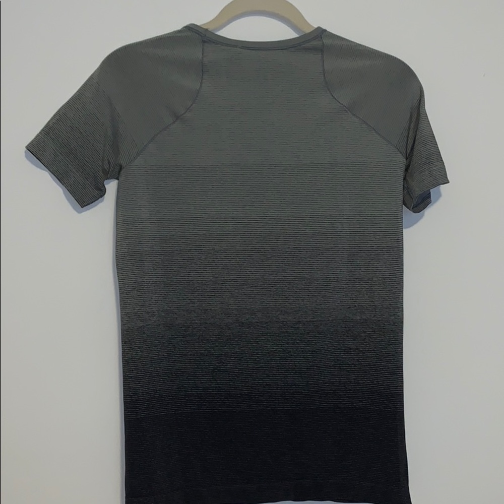 Brooks Lightweight Training Top - image 4